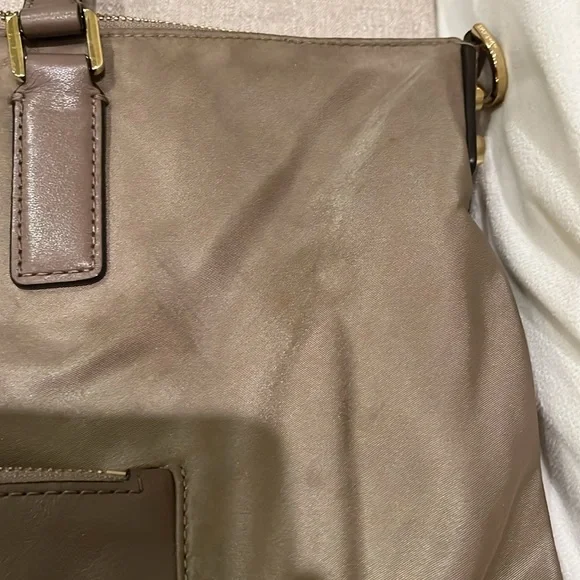 MICHAEL KORS bag large tan:khaki color so much room ! - Picture 8 of 12
